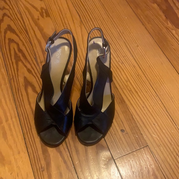 Michael Kors peep toe heels - Picture 1 of 3